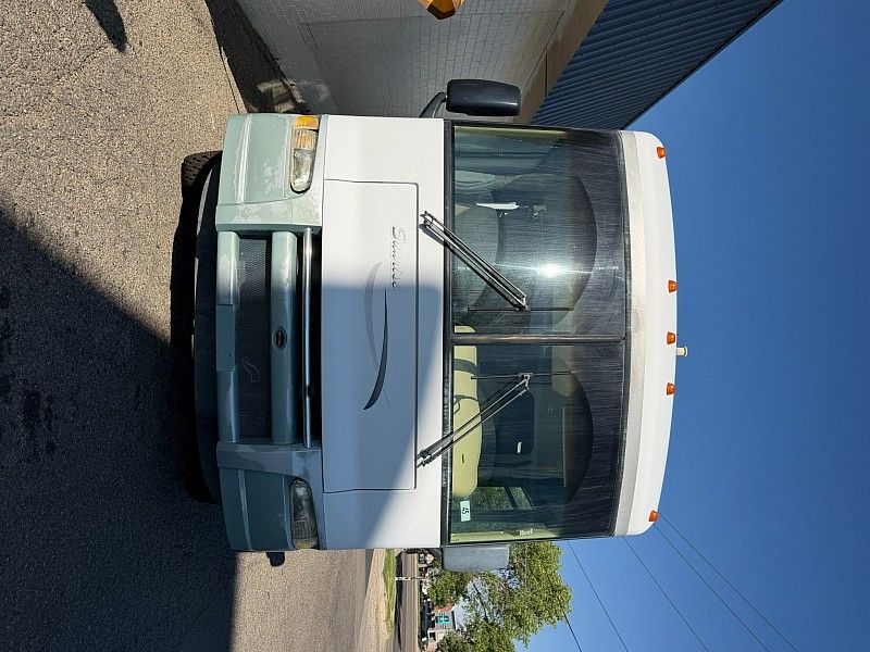 2005 Workhorse W22 