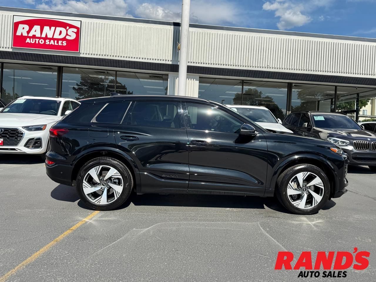 2025 Audi Q6 e-tron quattro Premium Plus