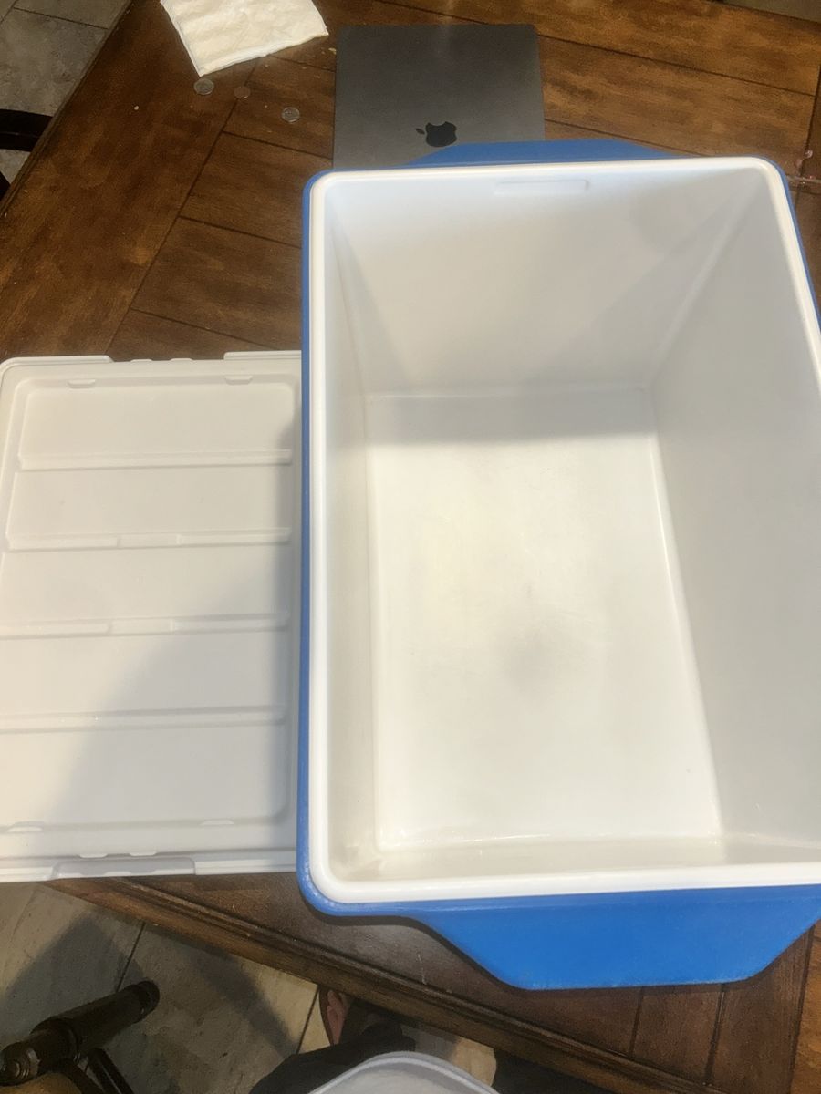 It’s a Coleman party stacker cooler