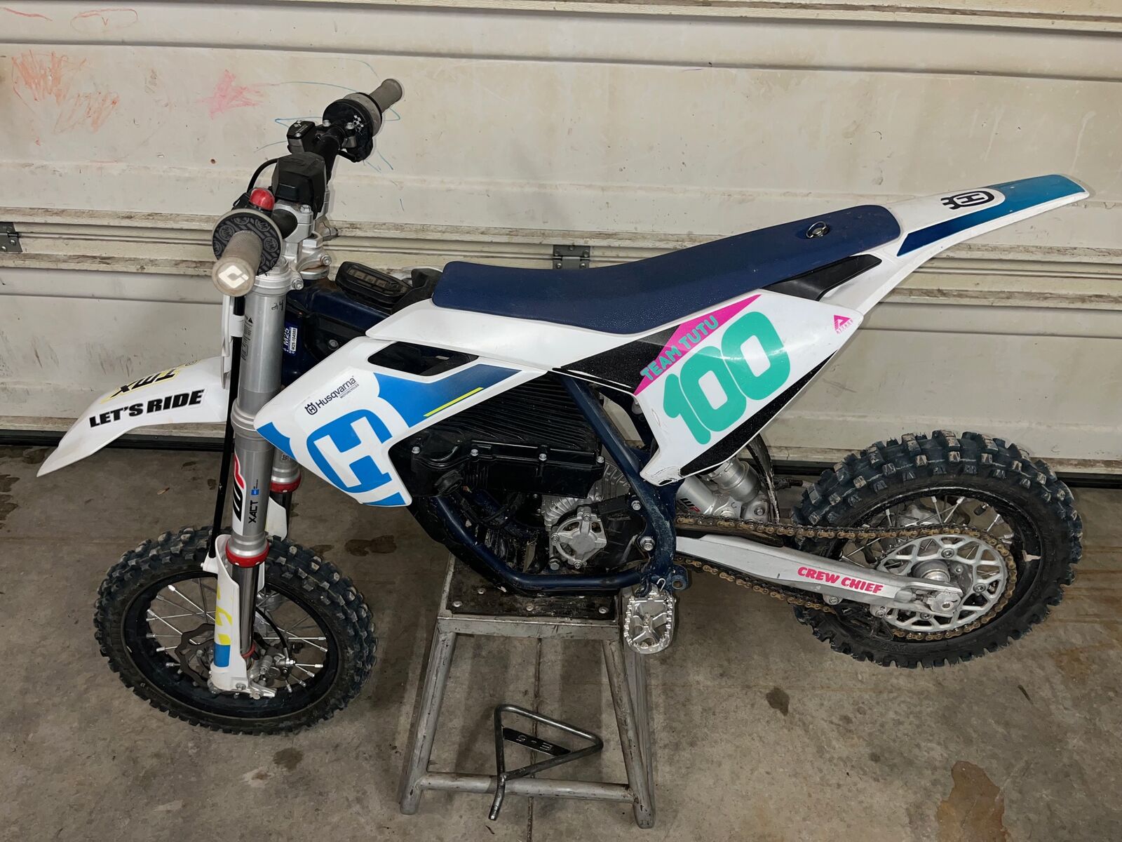 2024 HUSQVARA EE5, E5