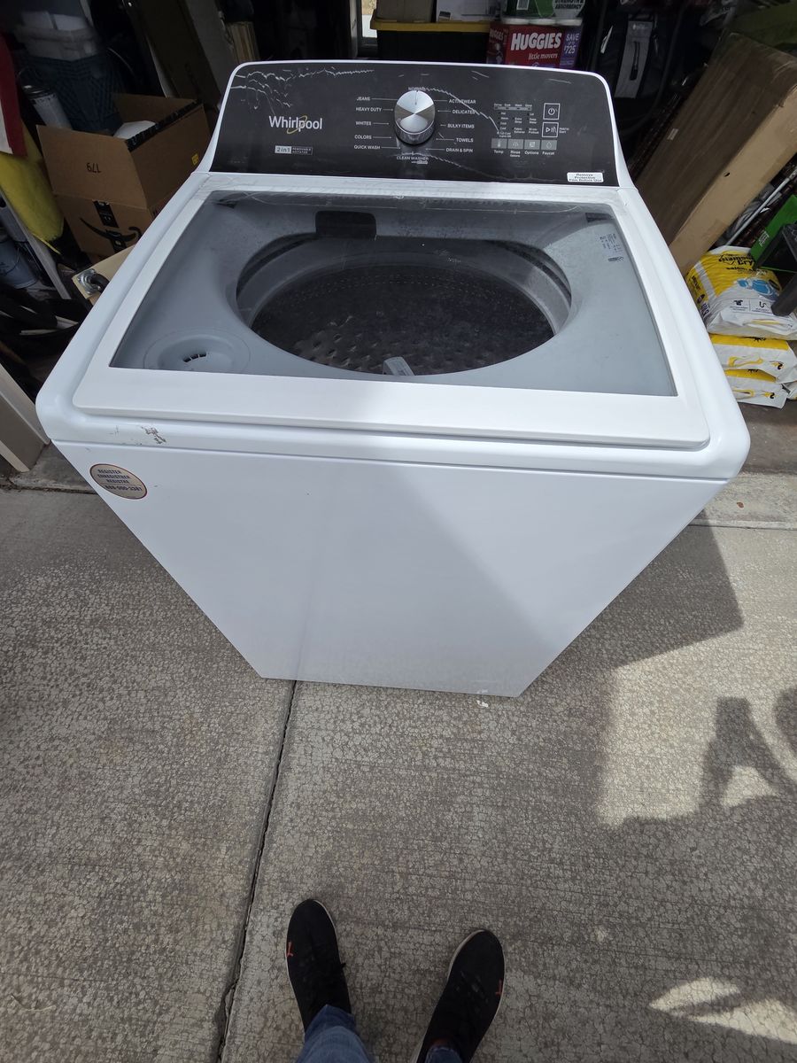PRACTICALLY NEW WHIRLPOOL WASHER with Removable Agitator!