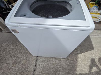 PRACTICALLY NEW WHIRLPOOL WASHER with Removable Agitator!