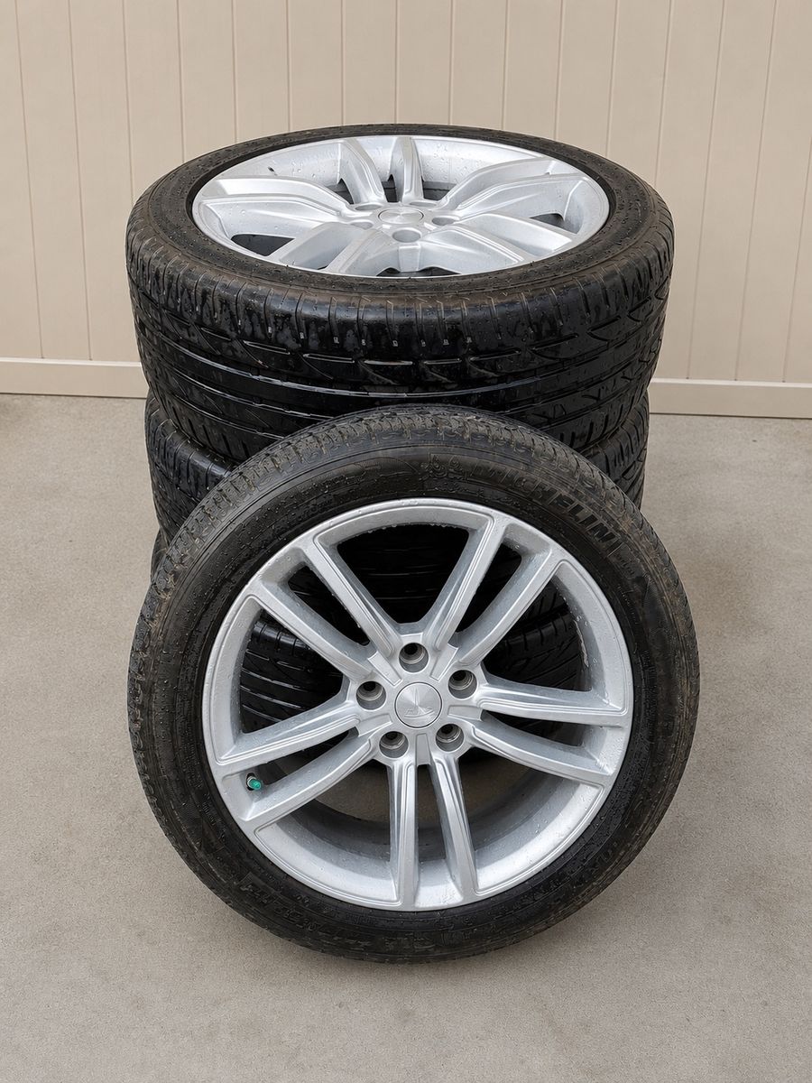 Tesla Model S 19” wheels