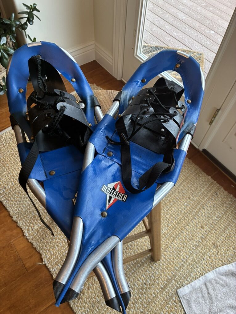 Red Feather Snow Shoes