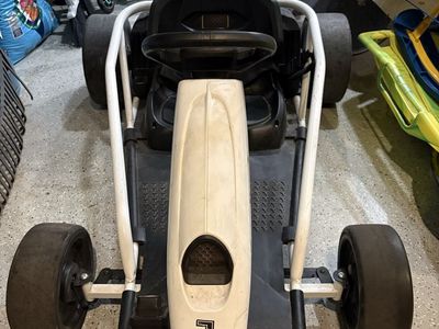Cycle Sports Electric Go-Kart - White and Black -broken