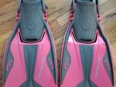 U.S. Divers Proflex Jr. adjustable, open-heel snorkeling fins in pink and gray