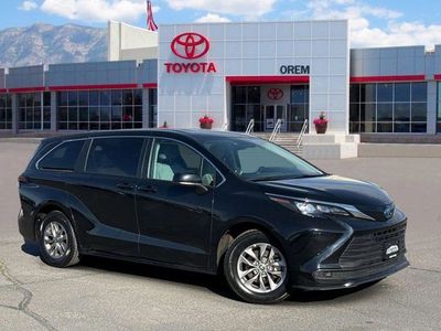 2024 Toyota Sienna LE 8-Passenger