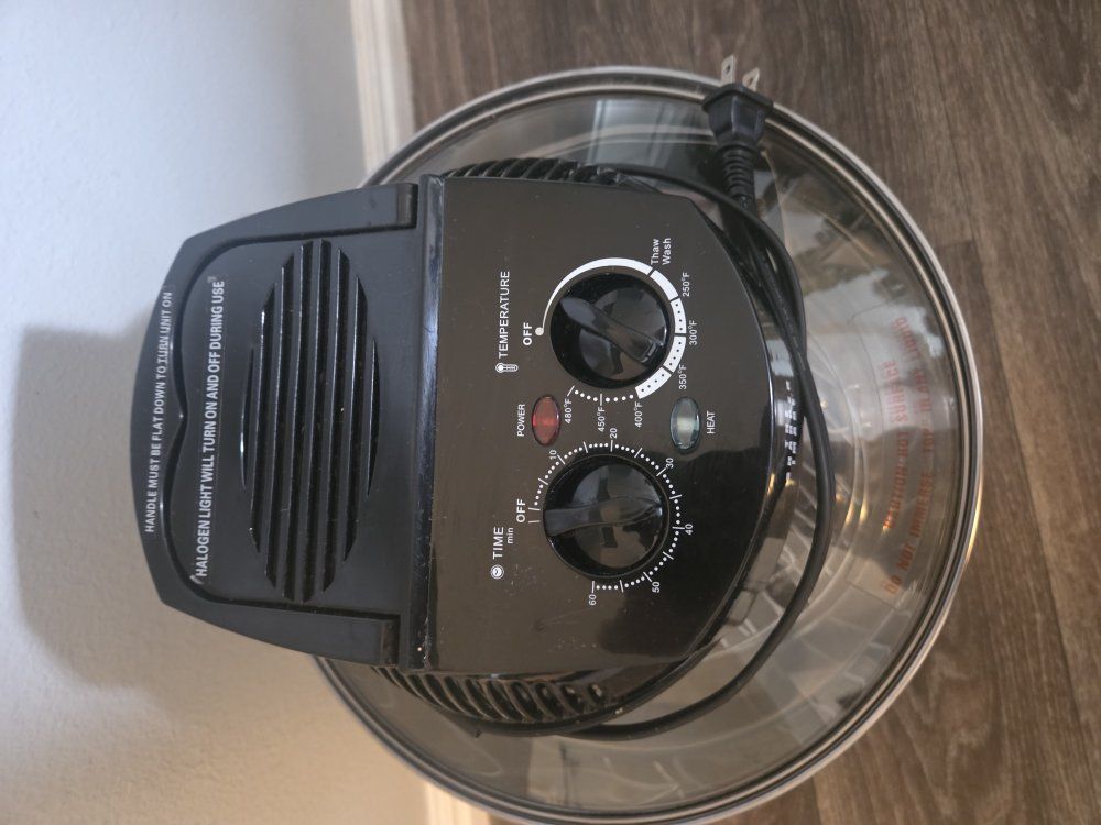 Selling this amazing Sharper Image Super Wave Oven