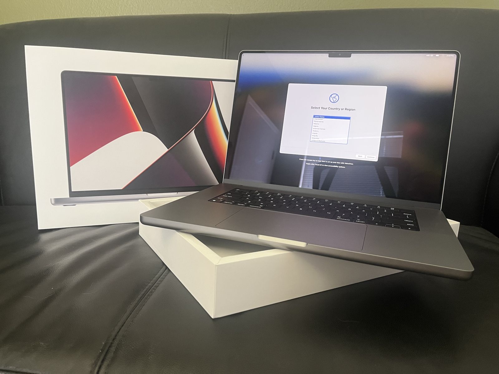 MacBook Pro 16" (M1 Pro, 16GB RAM, 1TB SSD)