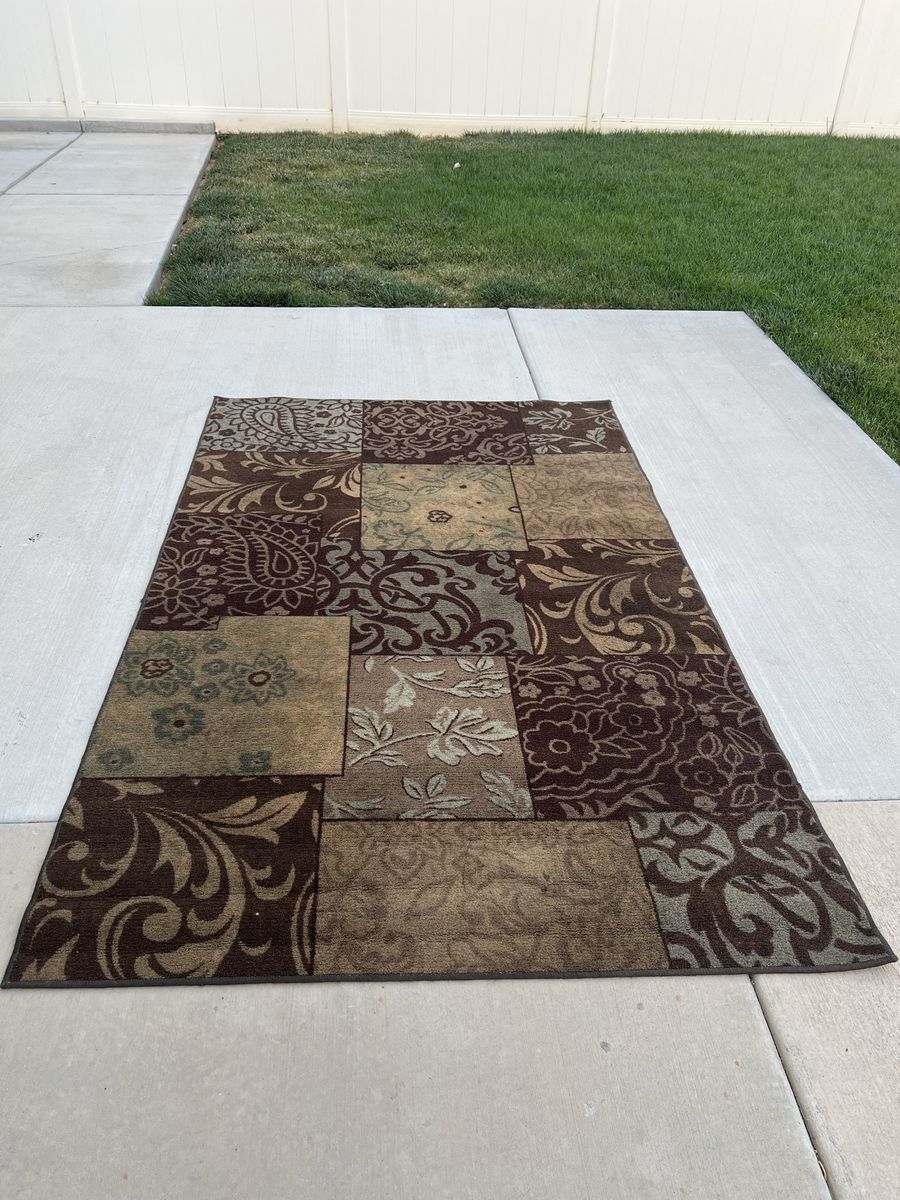 GOOD CONDITION RUGS