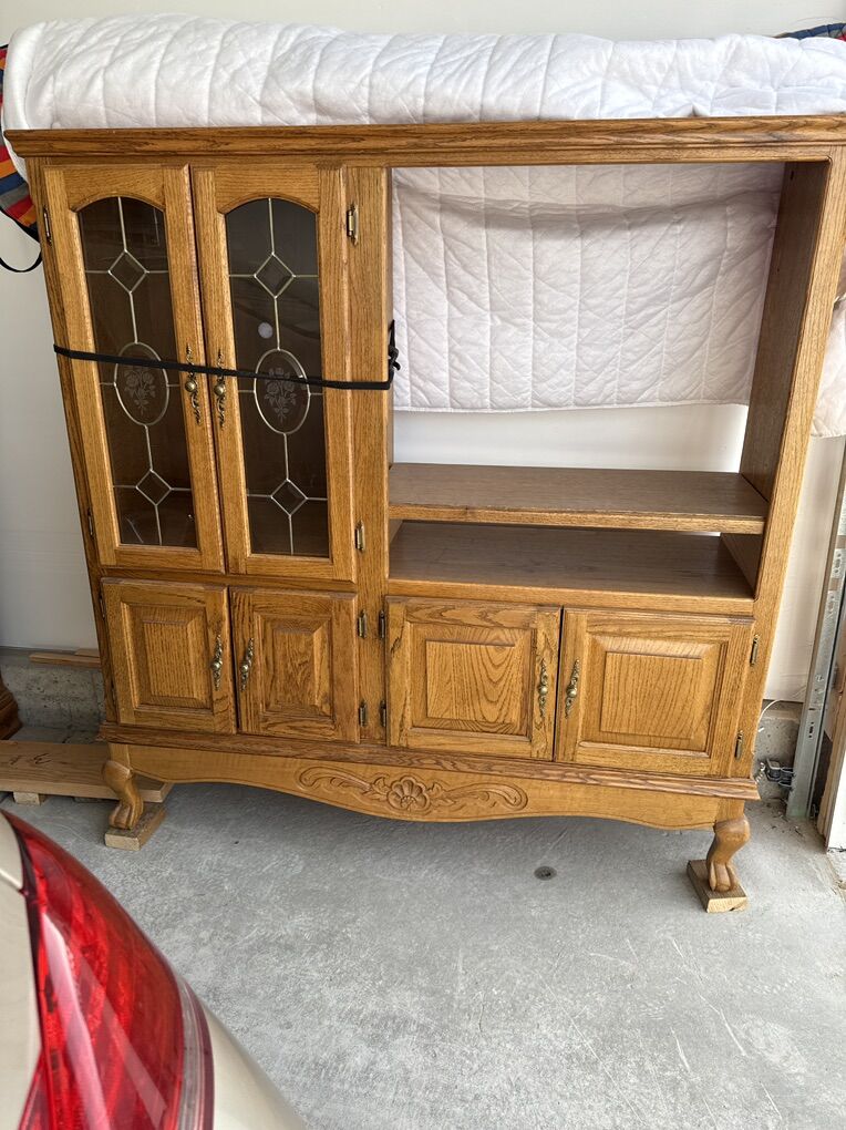 TV Curio Cabinet Oak FREE