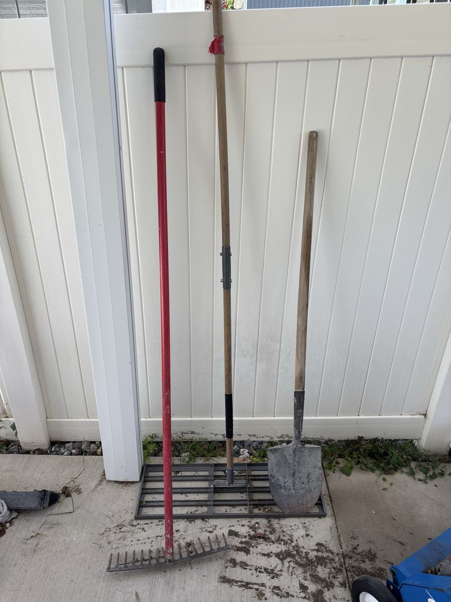 Leveling rake, rake, shovel bundle