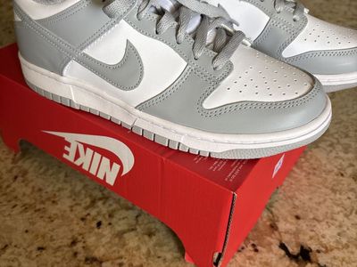 Nike Dunk Low size 7 NEW