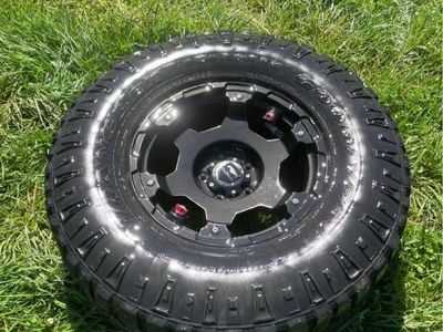 Jeep wheels and tires