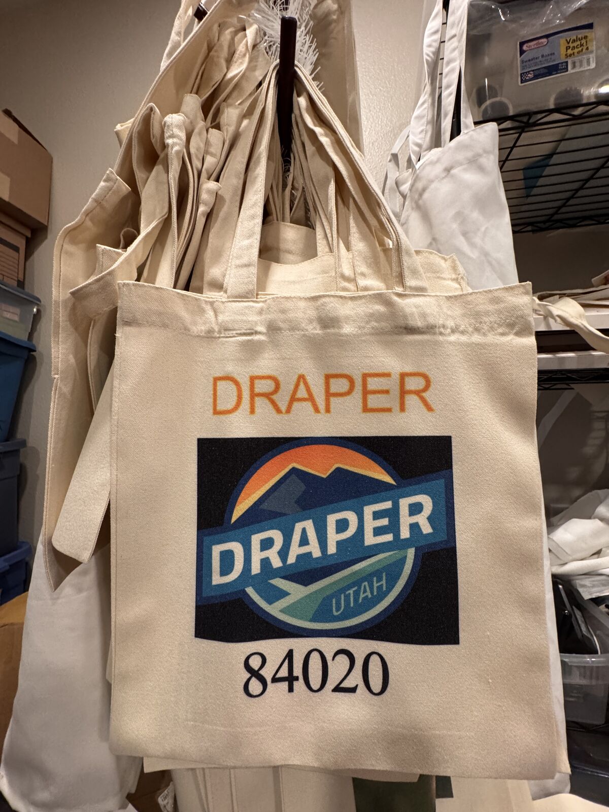 DRAPER FLAG CANVAS BAG A WITH A SEWN IN POUCH
