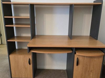 Desk. Great condition. good for work or school