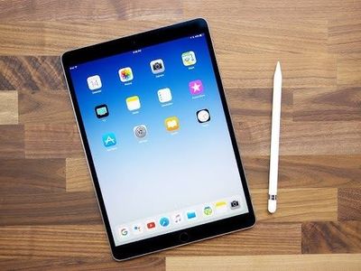 Apple iPad Pro 10.5” with Apple Pencil