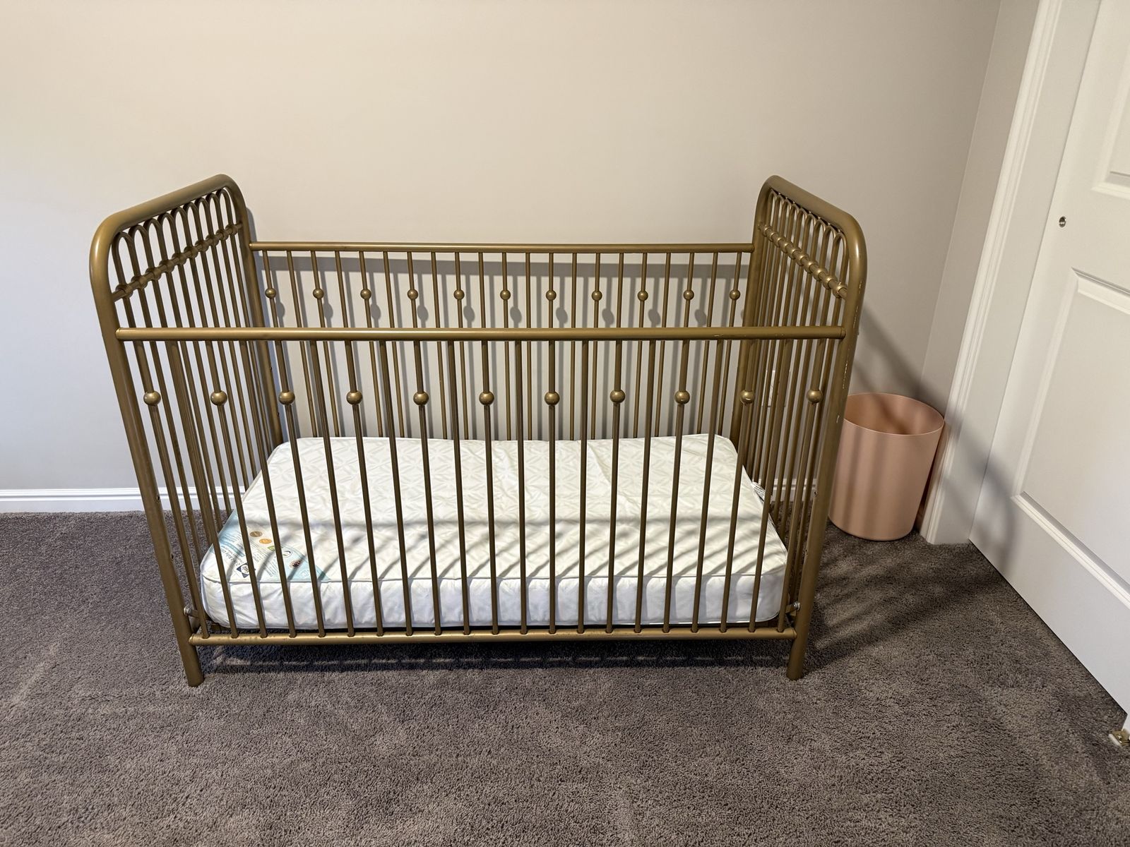 Main image 3