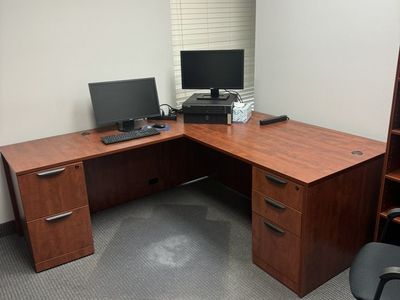 Office Corner Desk (Great Condition)