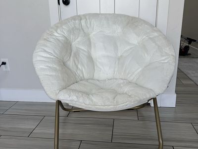 Large foldable faux fur sauser chair