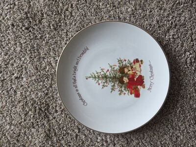 Holly Hobbie Christmas Collector Plate 1976