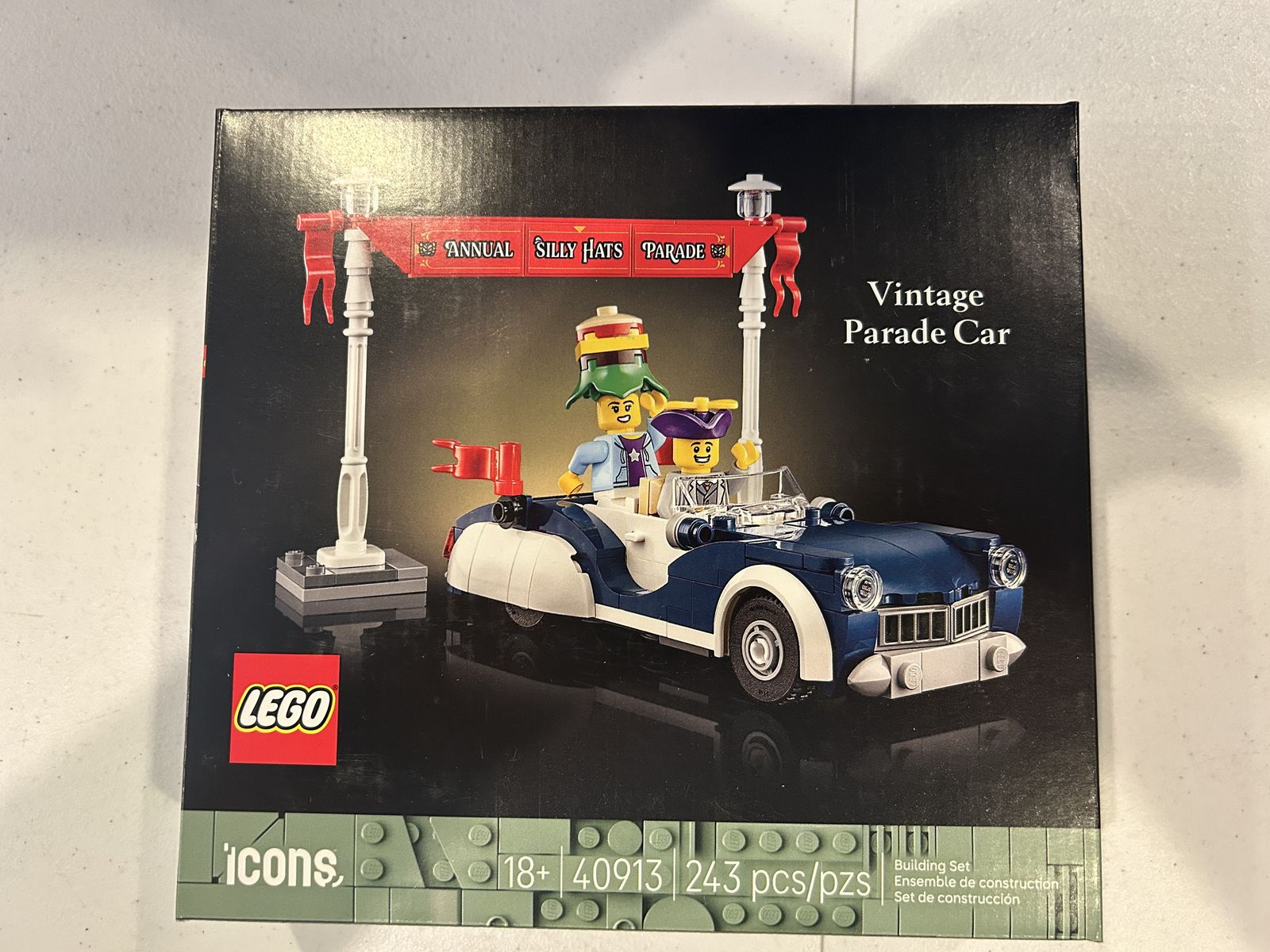 LEGO Icons Vintage Parade Car Set 40913 - 243 Pieces