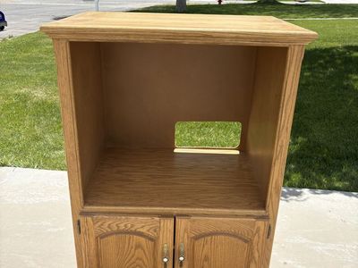 Vintage Wooden TV Stand Cabinet with Bottom Storage Doors