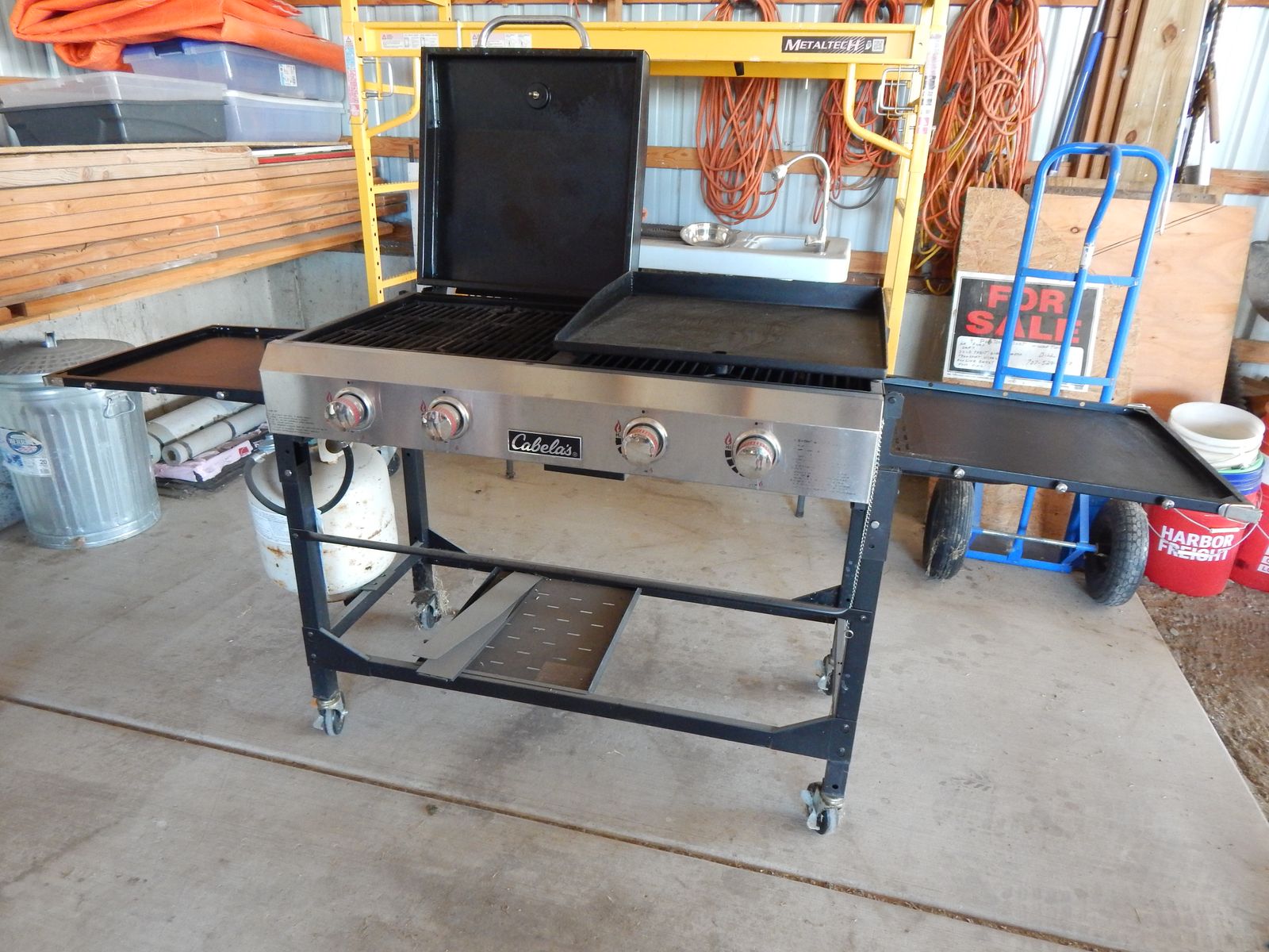 Cabelas 4 Burner BBQ/Griddle