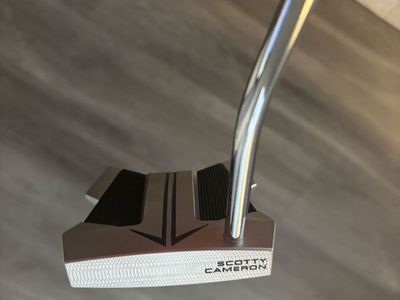 Scotty Cameron Phantom 11. Titlest Putter