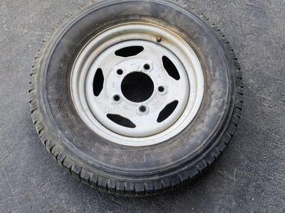 Land Rover D1 or Range Rover classic spare tire 5x6.5 235/70/16