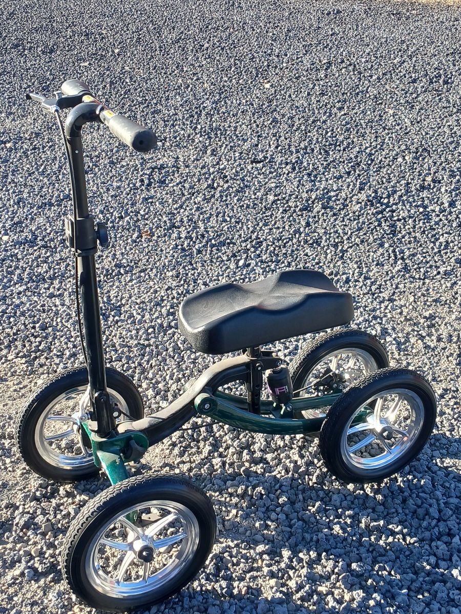 Knee scooter