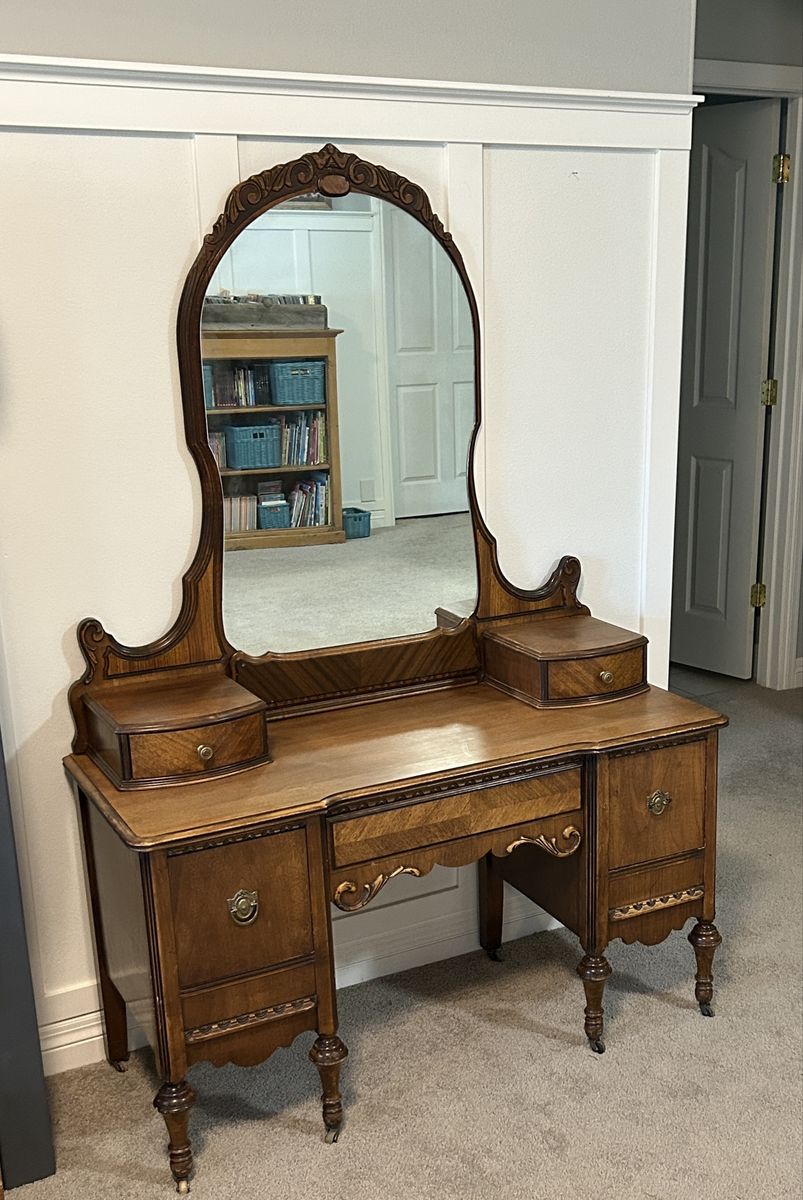 Vintage Wooden Vanity with Mirror - Antique Dresser, Ornate Carving Details, Functional Drawers