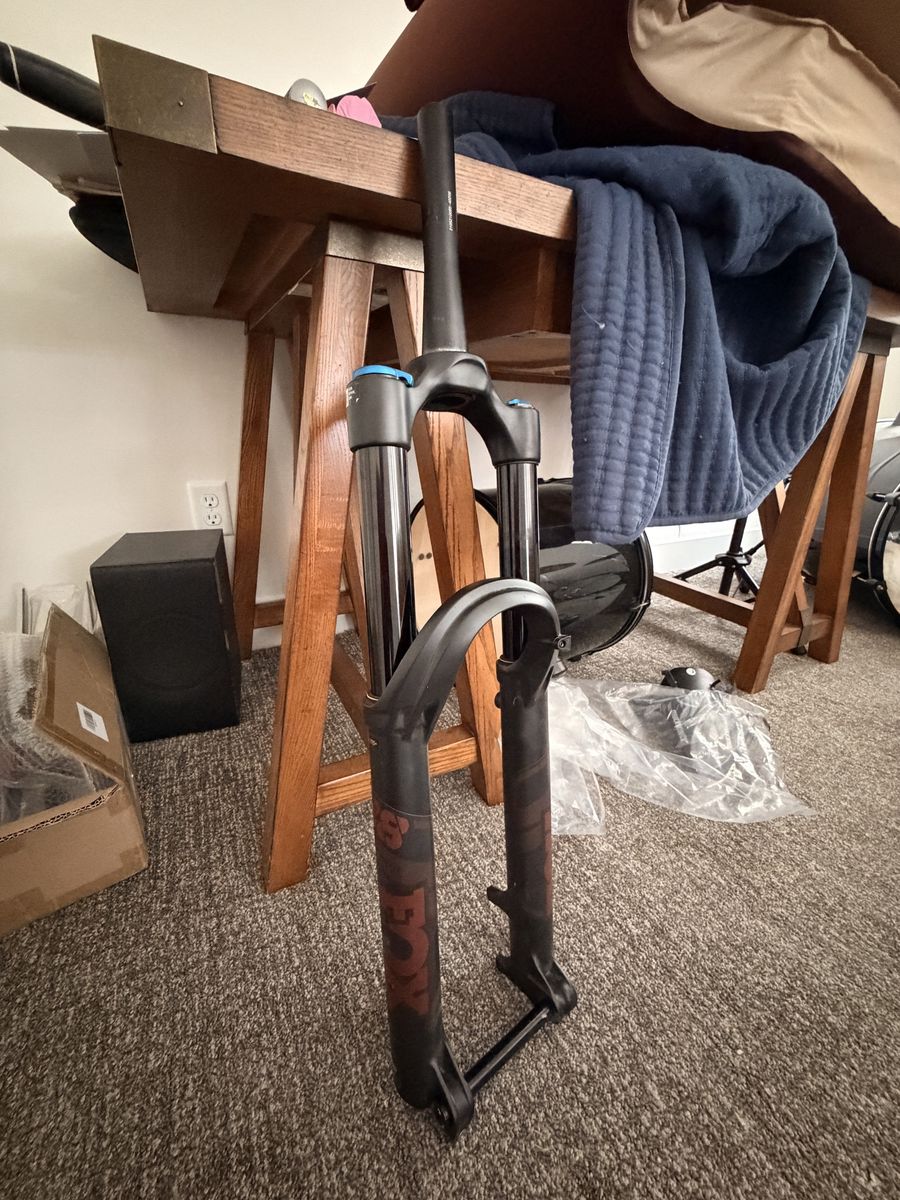 2022 PERFORMANCE E-BIKE+ SERIES 38 FLOAT 29 170MM GRIP (only 4 hours ride time on it)