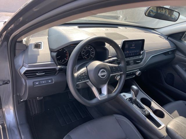 Main image 7