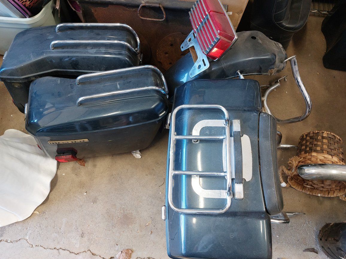 Luggage, fairing, fenders from 1980 Honda Goldwing
