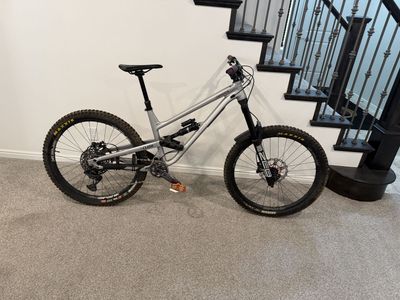 Commencal Clash - Medium