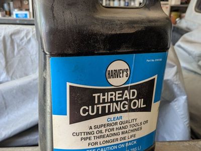 Gallon pipe thread cutting oil lathe Mill metal