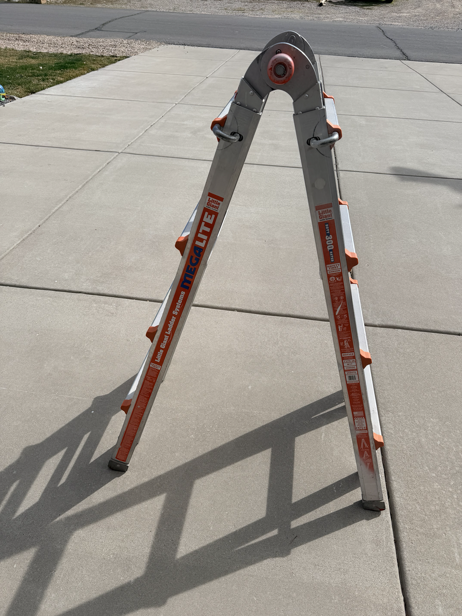 Little Giant MegaLite Multi-Position Ladder – Type IA / 300 lb Rated – Excellent Condition
