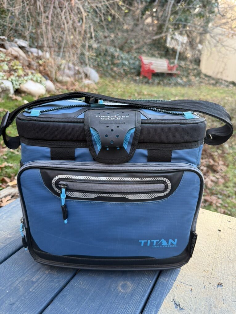 Titan Deep Freeze Zipperless Cooler