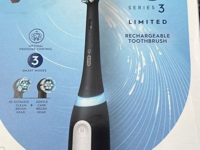 Oral-B iO3 Electric Toothbrush -Black