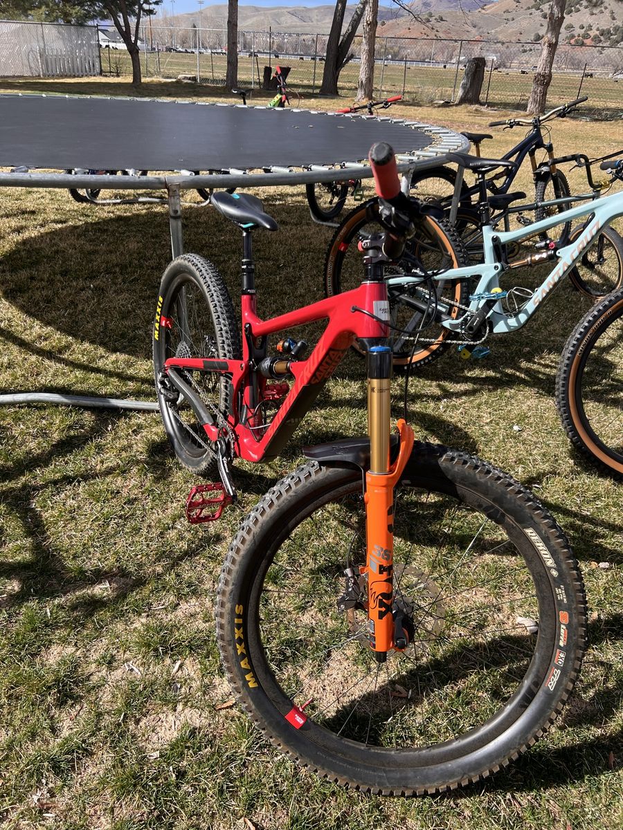 Santa Cruz Hightower LT Carbon Mountain Bike - Red, Full Suspension, FOX 36 Fork