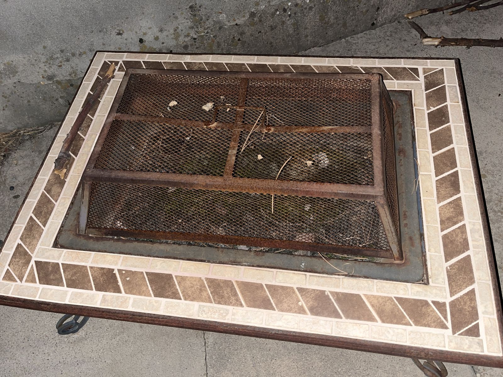 Square Tile Top Fire Pit with Mesh Cover