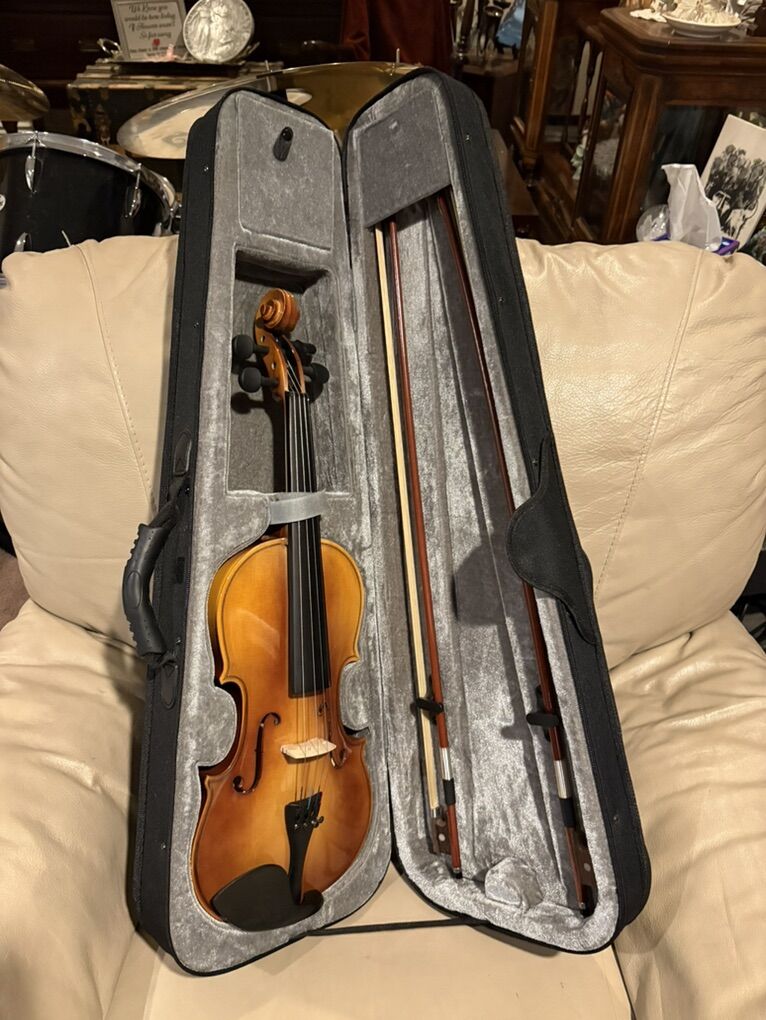 Full Size 23 Eastar Violin *PRICE REDUCED*