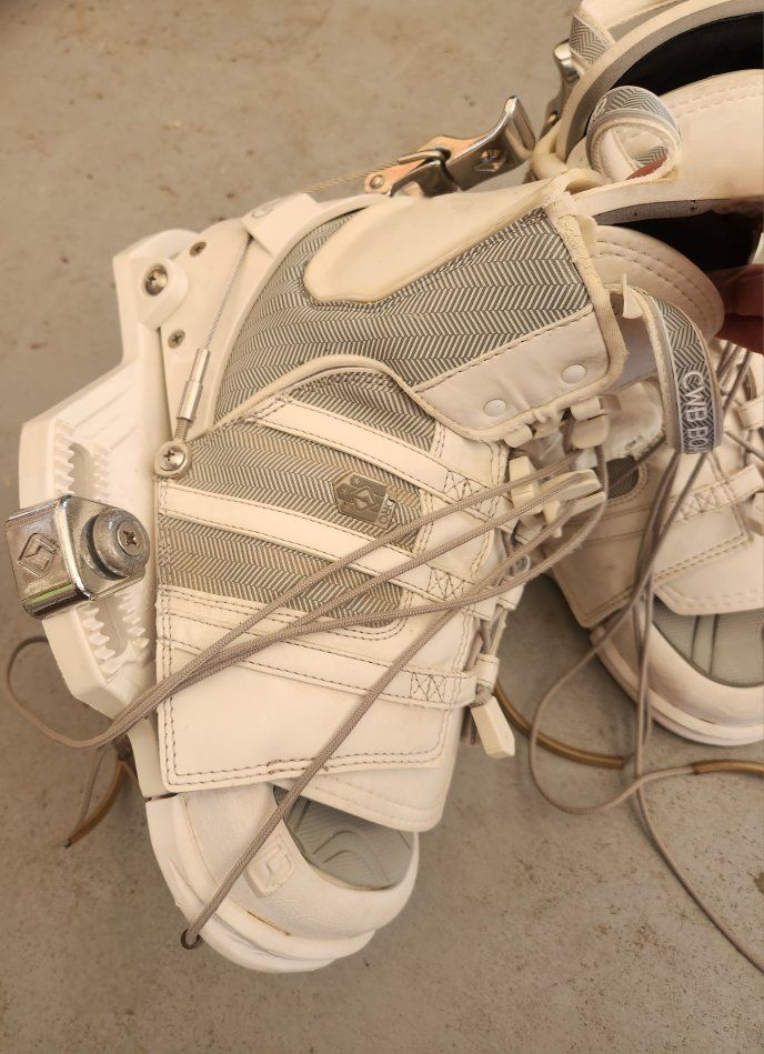 CWB wakeboard bindings
