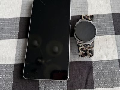 Package deal: Samsung galaxy s26 ultra 256gb unlocked, galaxy watch 8, 3 cases