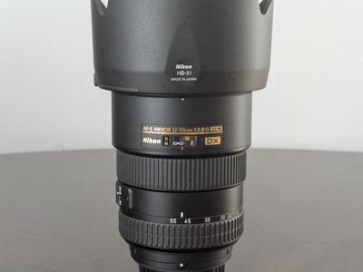 Nikon AF-S DX 17-55mm f/2.8G ED Lens with Hood & Nikon NC Filter – Excellent Condition