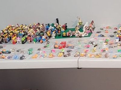 Roughly 2000 lego minifigures all for $7995