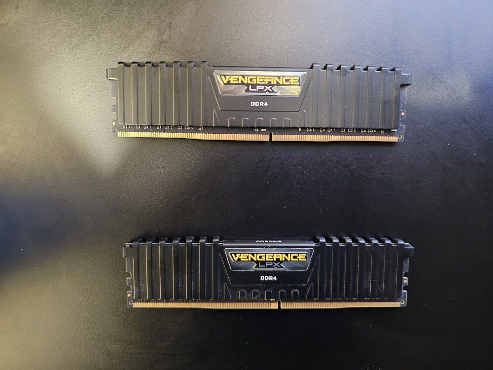 Corsair Vengeance LPX 16GB (2x8GB) DDR4 2400MHz