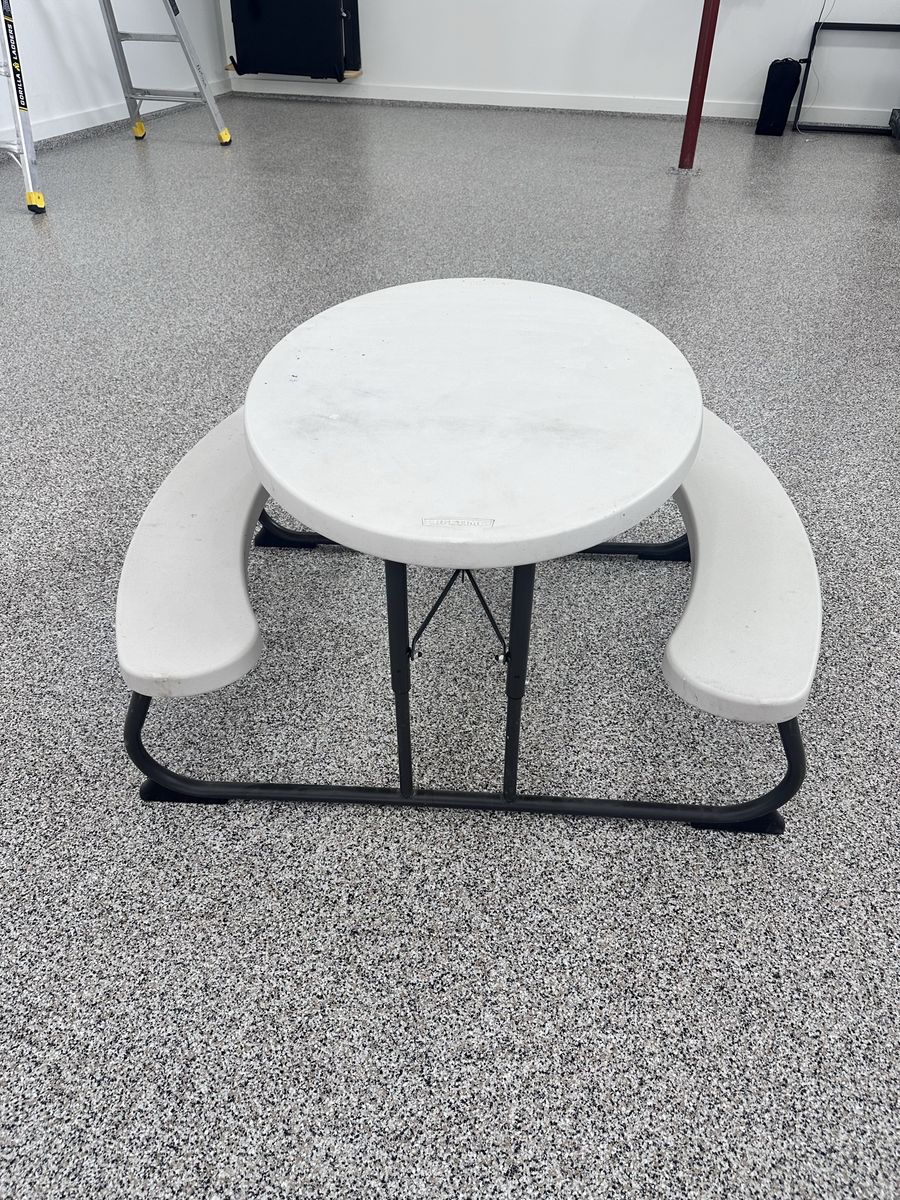 Lifetime Kids' Round Picnic Table
