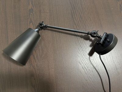 Wall mountable lamp